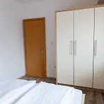 And Max-well بيت ضيافة