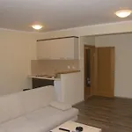 بيت ضيافة And Max-well