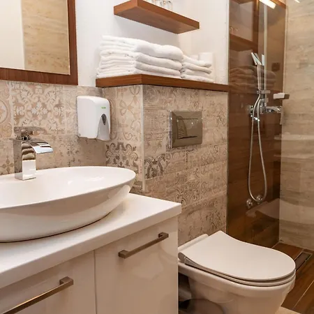 And Max-well Pensionat 3*