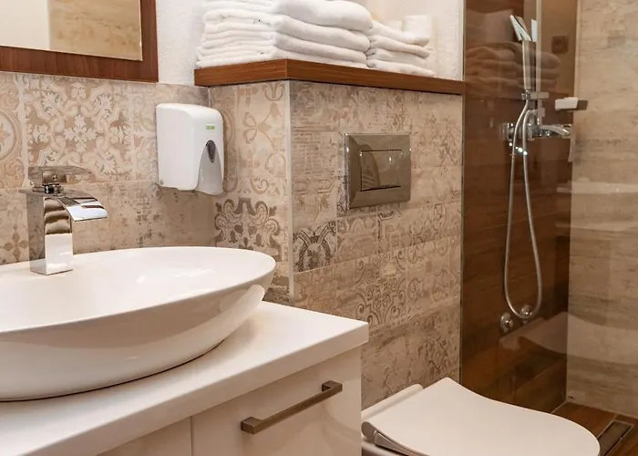 And Max-well Gasthof 3*