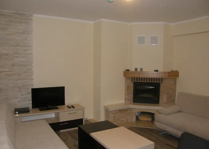 And Max-well Jahorina